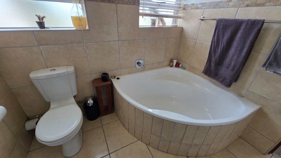 3 Bedroom Property for Sale in Island View Western Cape